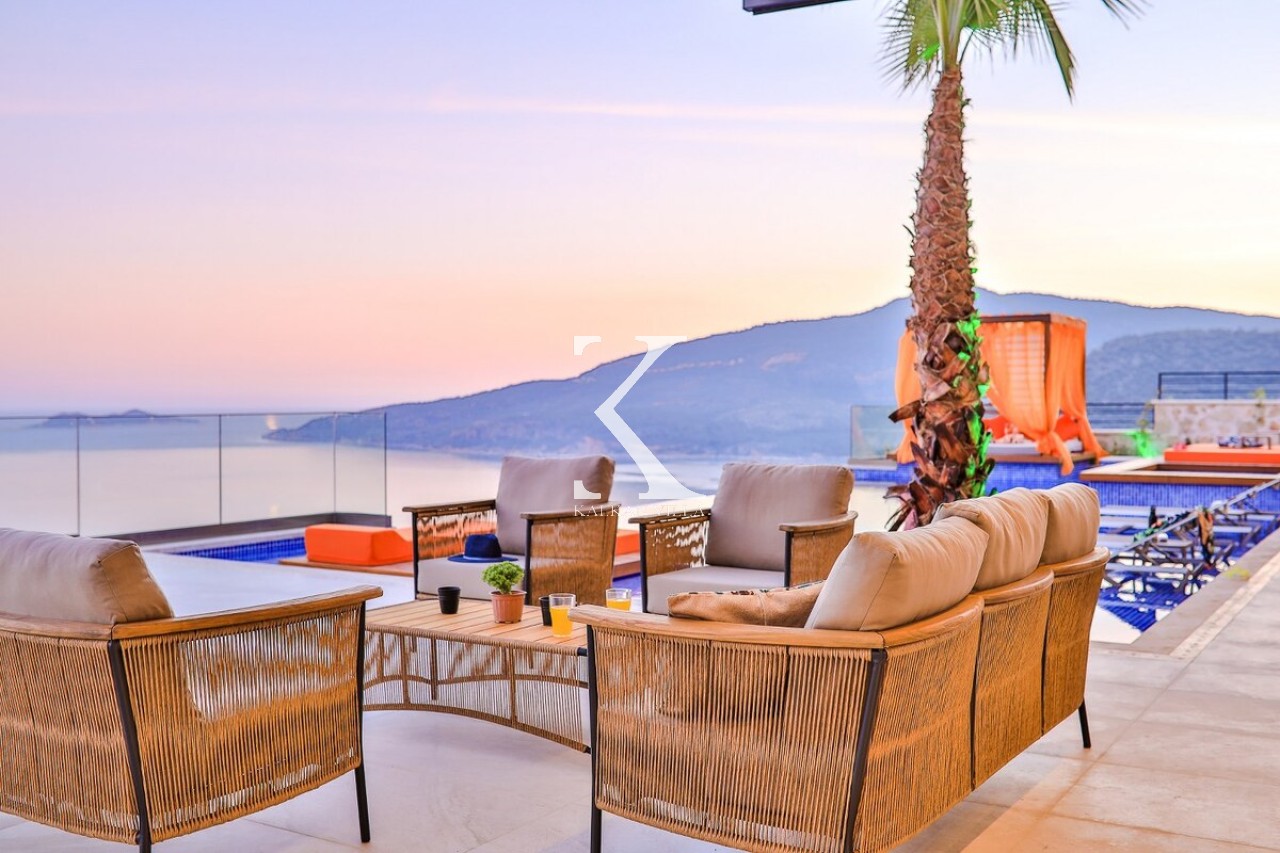 Villa Shine