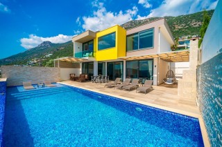 Villa Retro, Villa zu vermieten mit Innenpool | Kalkan Villa