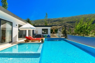 Villa Gül | Geschützte Flitterwochenvilla mit Jacuzzi in Kalkan 