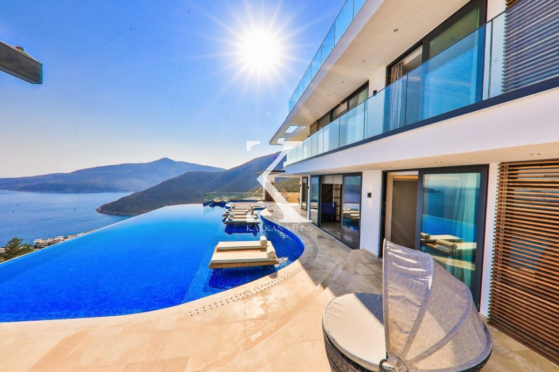 Villa Beverly Hills, Ultra Luxury Villa for Rent in Kalamar Bay