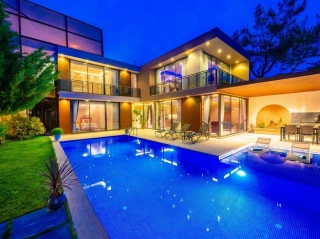 Villa Ekin | Sheltered Villa with Jacuzzi in Kalkan İslamlar