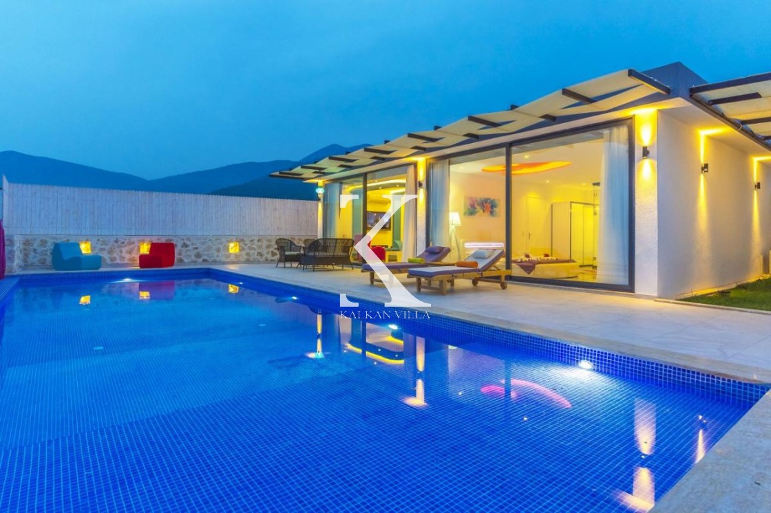 Villa Rengarenk, Honeymoon Villa With Jacuzzi | Kalkan Villa