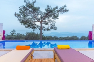 Villa Rengarenk, Honeymoon Villa With Jacuzzi | Kalkan Villa