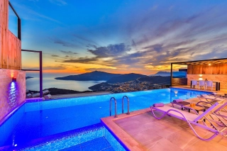 Villa Zeugma | Kalkan Kördere’de Deniz Manzaralı Kapalı Havuzlu Villa