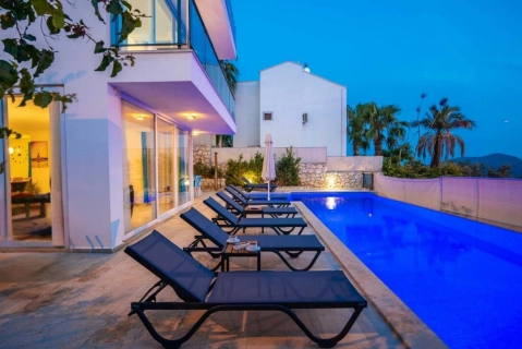 Villa Trios