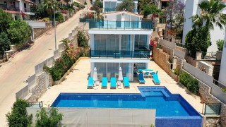Villa Trios 8-Person Capacity villa with city and sea view