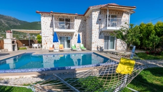 Villa Atılgan ist eine stilvolle und komfortable Ferienvilla