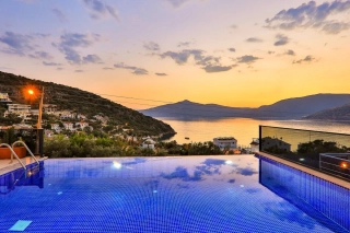 Villa Rainbow | Kalkan Kışla’da Deniz Manzaralı Lüks Villa