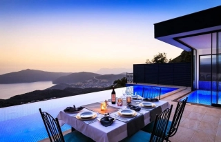 Villa Tepe Ev - Deniz Manzaralı & Kapalı Havuzlu Villa Kiralama