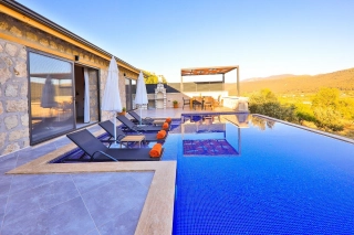 Villa Aden Sarıbelen | Jacuzzi Honeymoon and Family Villa 