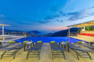 Villa Kaputaş | Kalkan Akbel’de Deniz Manzaralı Korunaklı Villa