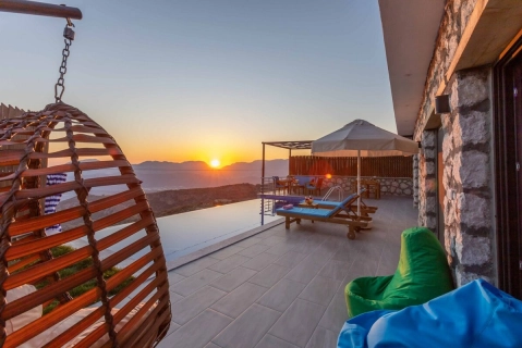 Villa Gün Batımı Aklar