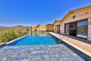 Villa Egemen | Kalkan Ulugöl’de Korunaklı Balayı Villası