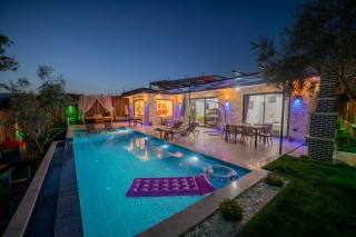 Villa Arslan Bey, Korunaklı, Balayı, Bahçe, Jakuzi | Kalkan Villa