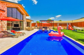 Villa Düşler Bahçesi | Kalkan Sarıbelen’de Korunaklı Jakuzili Villa