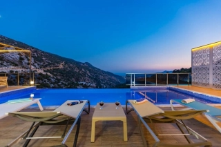 Villa La Celine | Kalkan İslamlar’da Korunaklı Doğa Manzaralı Villa