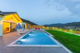 Villa Buğlem Sarıbelen, Honeymoon Villa for 5 Persons | Kalkan Villa