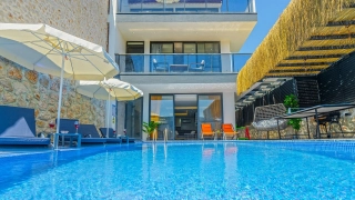 Villa Zumak Istanbul | Sheltered Villa with Jacuzzi in Ulugöl