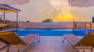 Villa İçöz | Secluded Villa with Jacuzzi in Kalkan İncebel