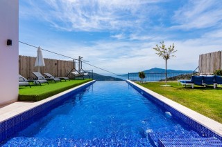 Villa Onbaşı with Sea View for 4 Persons |Kalkan Villa