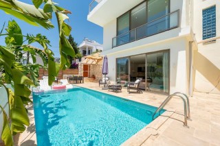 Villa Elma, Sheltered Villa with Partial Sea View in Kalkan