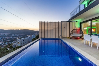 Villa Sılam | Kalkan Kördere’de Deniz Manzaralı Jakuzili Villa