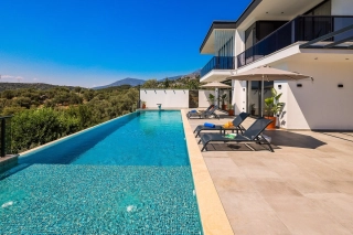 Villa Fi Manor | Geschützte Luxusvilla mit Whirlpool in Kalkan Uzumlu