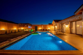 Villa Kekik Twins | Geschützte Villa mit Whirlpool in Kalkan Sarıbelen