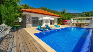 Villa Valentin | Kalkan İslamlar’da Korunaklı Jakuzili Balayı Villası