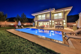 Villa Safter | Geschützte Ferienvilla mit Jacuzzi in Kalkan Sarıbelen