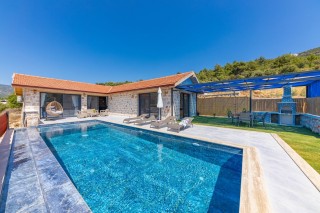 Villa Onix Sarıbelen, Sheltered, Honeymoon, Jacuzzi | Kalkan Vill