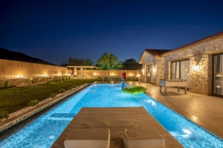 Villa Kekik | Abgeschirmte Boho-Villa mit Jacuzzi in Kalkan Sarıbelen