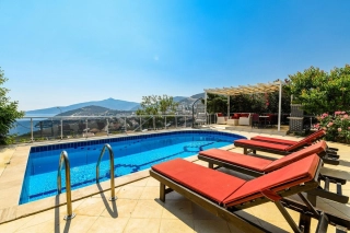 Villa Ronya | Kalkan Kızıltaş’ta Korunaklı Havuzlu 8 Kişilik Villa