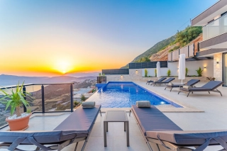 Villa Yeşim | Luxusvilla mit Meerblick in Kalkan Kördere Ordu
