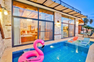Villa Yoruk | Geschützte Flitterwochenvilla mit Jacuzzi in Kalkan 