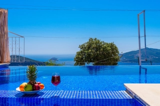 Villa Sarnıç Kördere, Korunaklı Doğa Manzaralı | Kalkan Villa