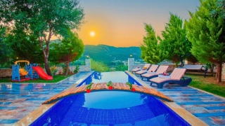 Villa Soft Sarıbelen | Sheltered Villa with Heated Indoor Pool 