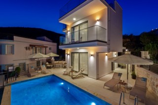 Villa Laren, Merkeze Yakın, Deniz Manzaralı | Kalkan Villa