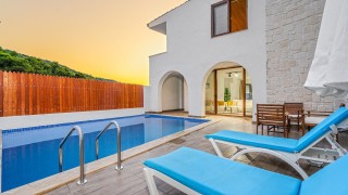 Villa Ceyhan, Korunaklı, Balayı | Kalkan Villa