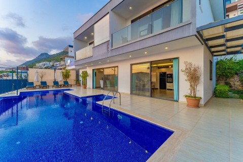 Villa June