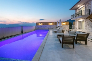 Villa Lavinia - Korunaklı ve Manzaralı Kiralık Tatil Villası