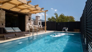 Villa Gulenden Saribelen, sheltered honeymoon villa | Kalkan Villa