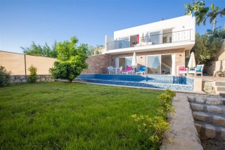 Villa Eftalya Üzümlü, Korunaklı, Balayı, Jakuzi | Kalkan  Villa