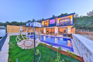 Villa Zirve 3, Garden, Jacuzzi, Sleeps 5 | Kalkan Villa