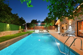 Villa Elam | Sheltered Honeymoon Villa with Jacuzzi in Kalkan Yeşilköy