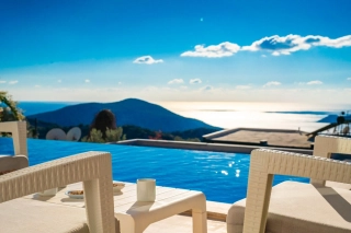 Villa April | Kalkan Kördere’de Deniz Manzaralı Korunaklı Lüks Villa