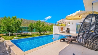 Villa Sakız, Sarıbelen’de Tek Yatak Odalı , Saunalı Villa
