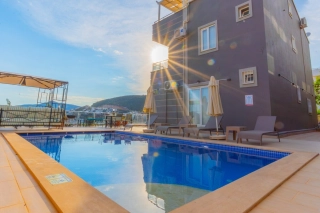 Villa Banbal , Deniz Manzaralı , 8 Kişilik | Kalkan Villa 