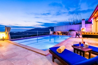 Villa Büşra | Sheltered Honeymoon Villa with Jacuzzi in Kalkan İslamla
