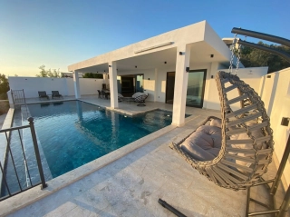 Villa Nurella | Kalkan Üzümlü’de Jakuzili ve Saunalı Balayı Villası